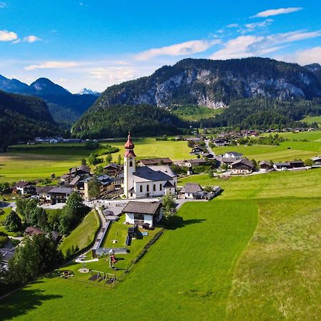 Dorfcafe Unken Hotelpension Swirtshaus Im Dorf Extérieur photo