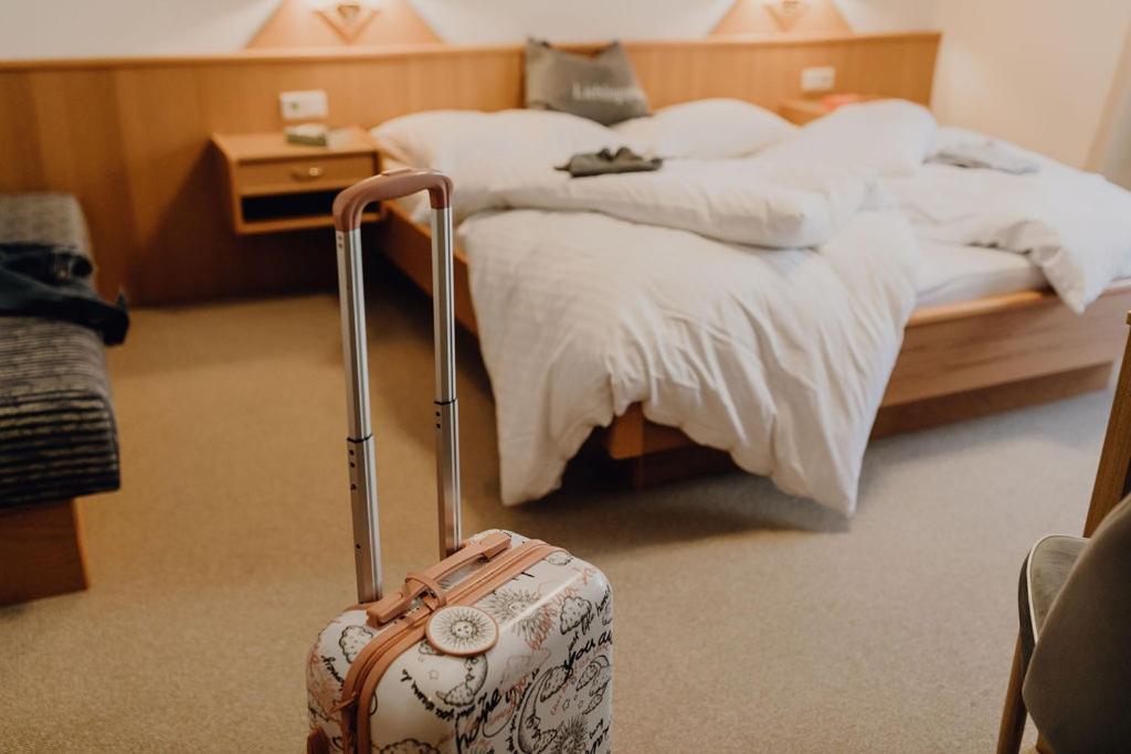Dorfcafe Unken Hotelpension Swirtshaus Im Dorf Extérieur photo