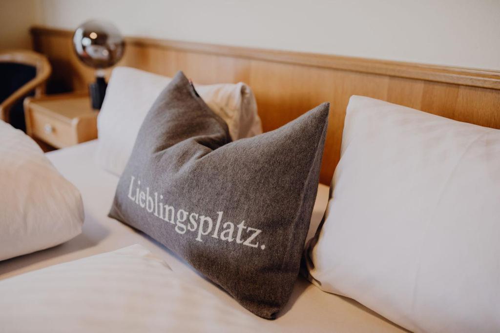 Dorfcafe Unken Hotelpension Swirtshaus Im Dorf Extérieur photo