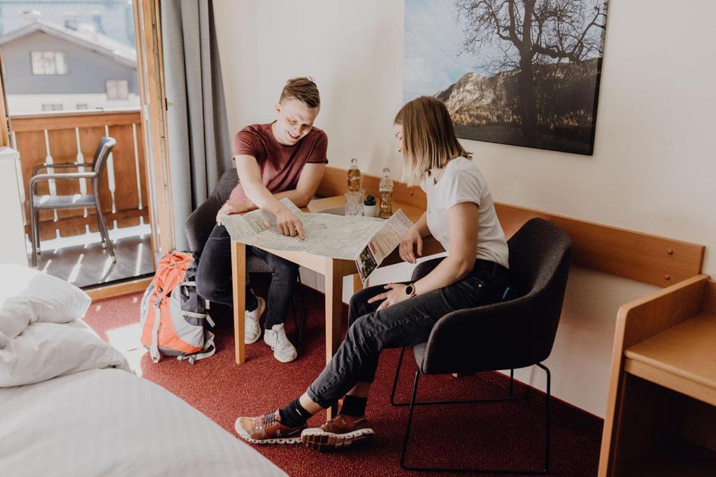 Dorfcafe Unken Hotelpension Swirtshaus Im Dorf Extérieur photo
