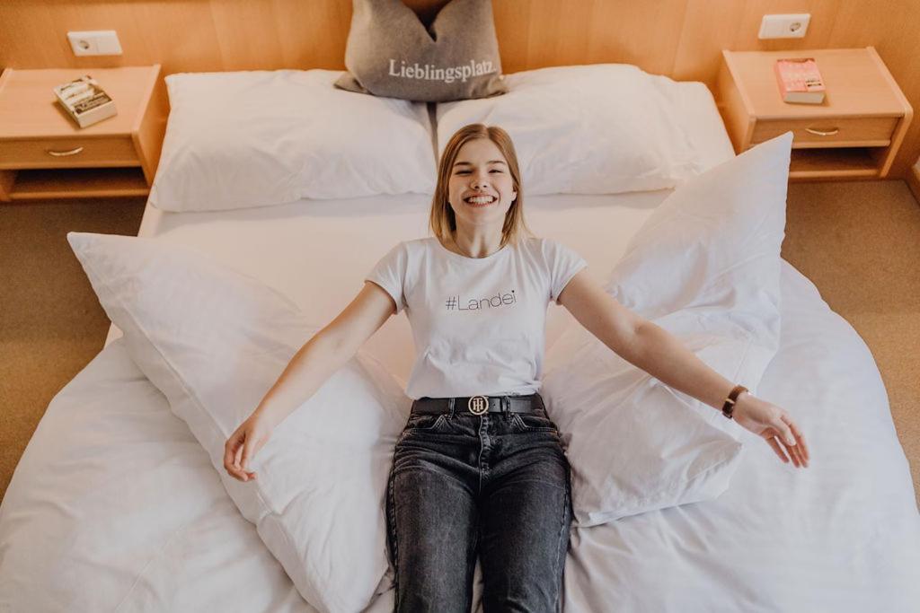 Dorfcafe Unken Hotelpension Swirtshaus Im Dorf Extérieur photo