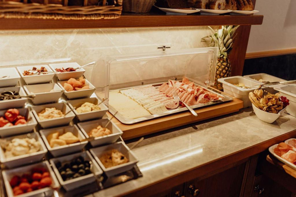 Dorfcafe Unken Hotelpension Swirtshaus Im Dorf Extérieur photo